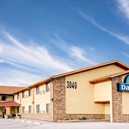 Days Inn By Wyndham Fort Dodge Εξωτερικό φωτογραφία
