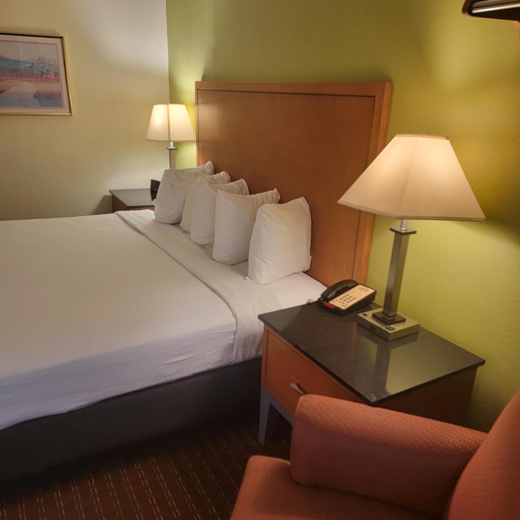Days Inn By Wyndham Fort Dodge Εξωτερικό φωτογραφία
