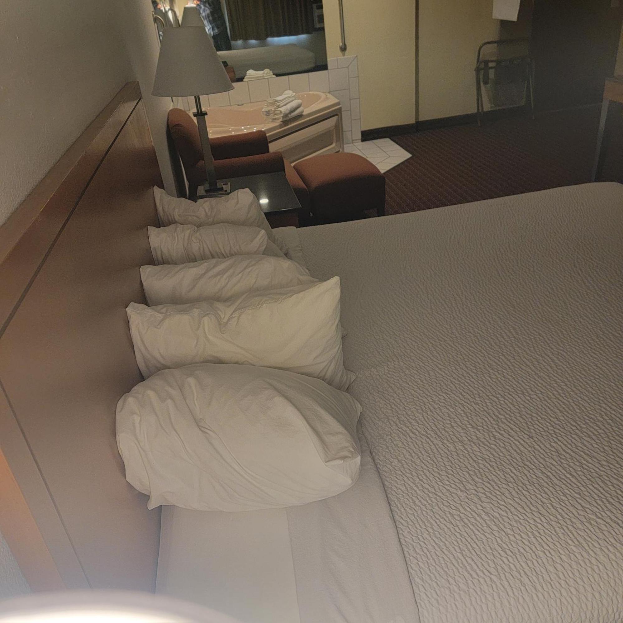 Days Inn By Wyndham Fort Dodge Εξωτερικό φωτογραφία