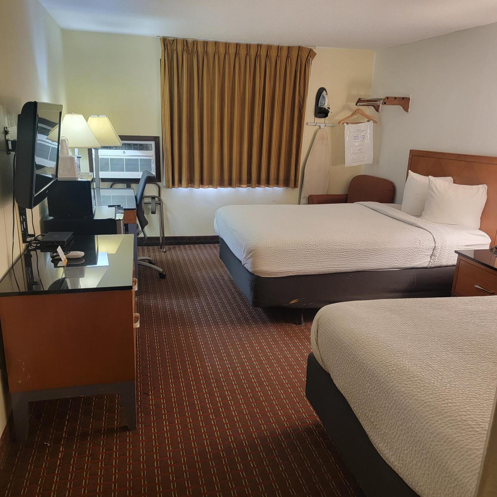 Days Inn By Wyndham Fort Dodge Εξωτερικό φωτογραφία