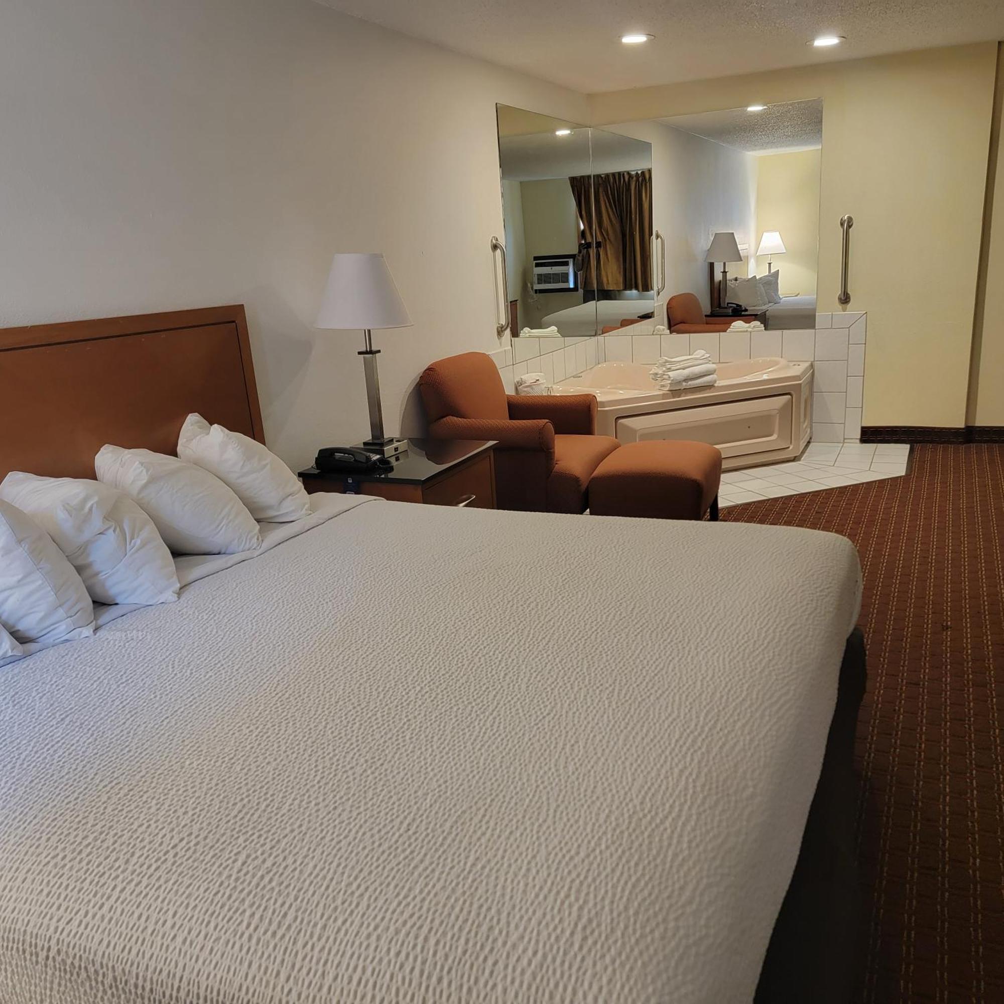 Days Inn By Wyndham Fort Dodge Εξωτερικό φωτογραφία